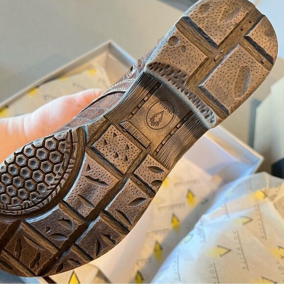 NWT Very Volatile Underground Faux Leather Snake Print Boots 6.5 - Picture 6 of 6